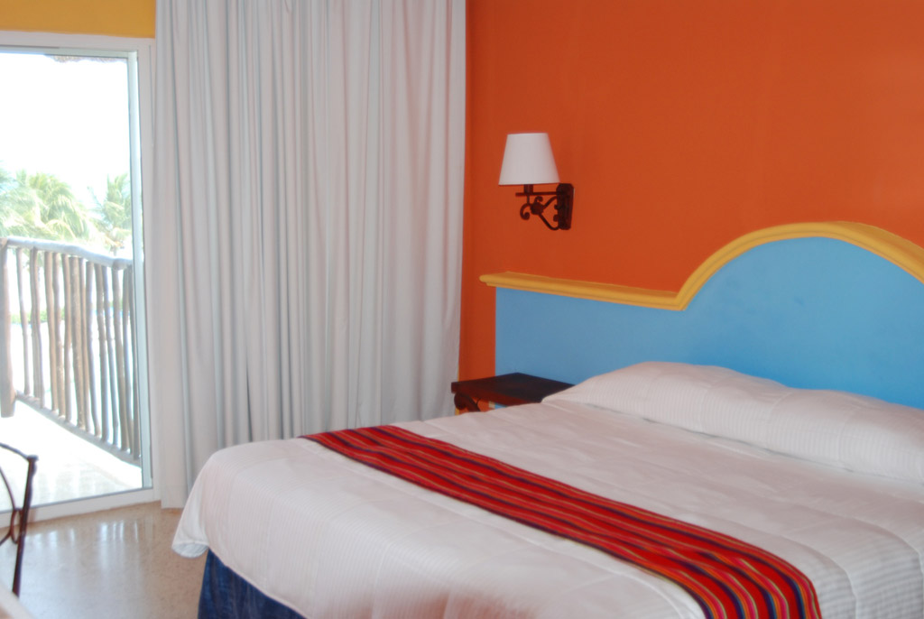 &copy; Akumal Beach Resort