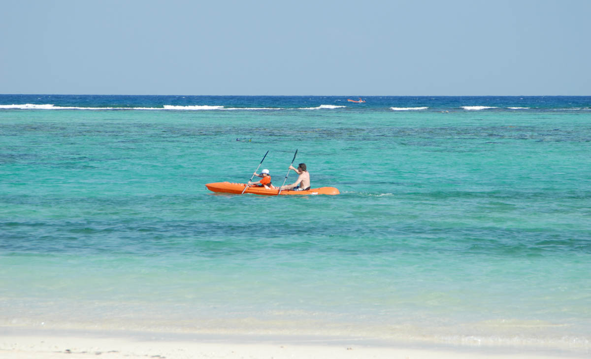 &copy; Akumal Beach Resort