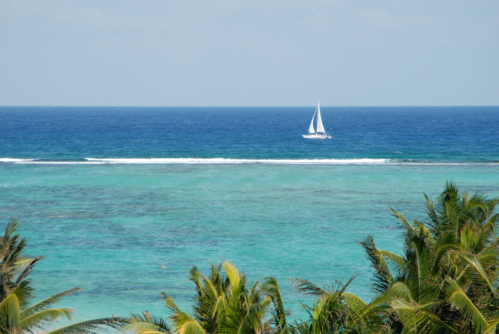 &copy; Akumal Beach Resort