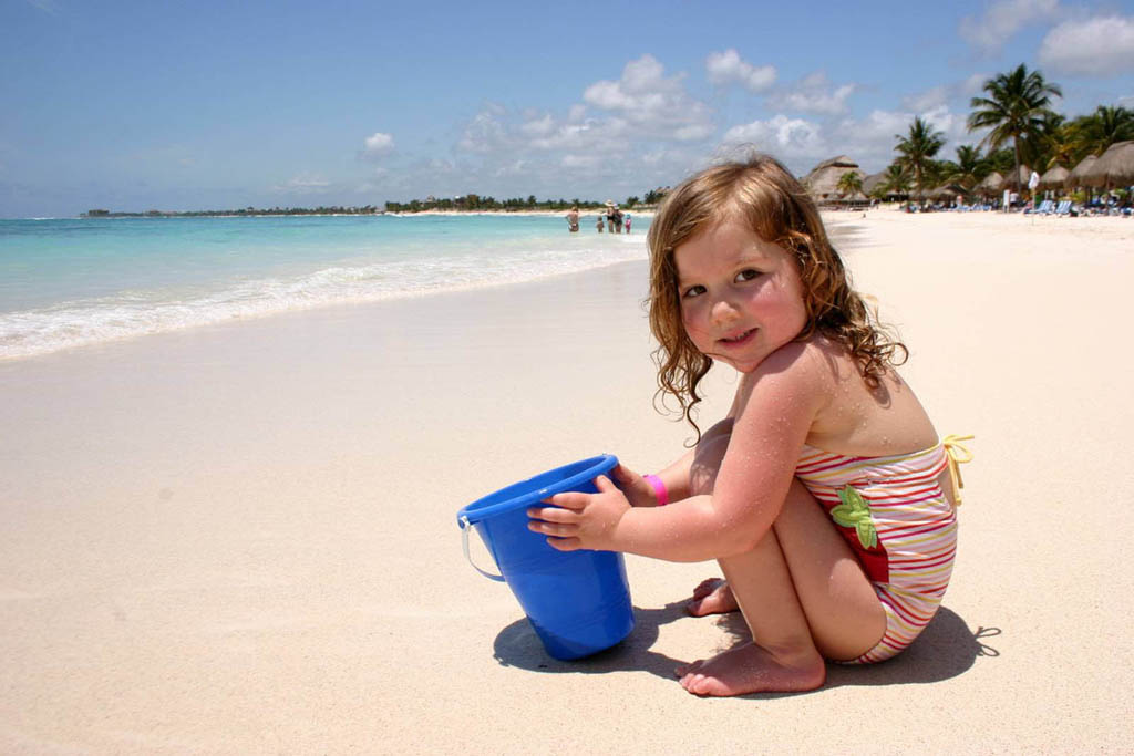 &copy; Akumal Beach Resort